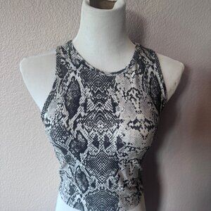 Balance Collection Women's Snakeskin Print Cropped Workout Tank Black & White Sm